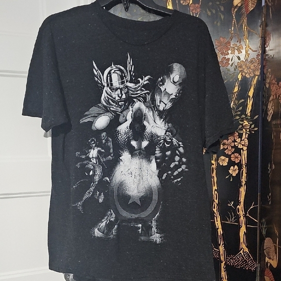 Marvel Other - Marvel Black Short Sleeve Tee with Iconic Designs
